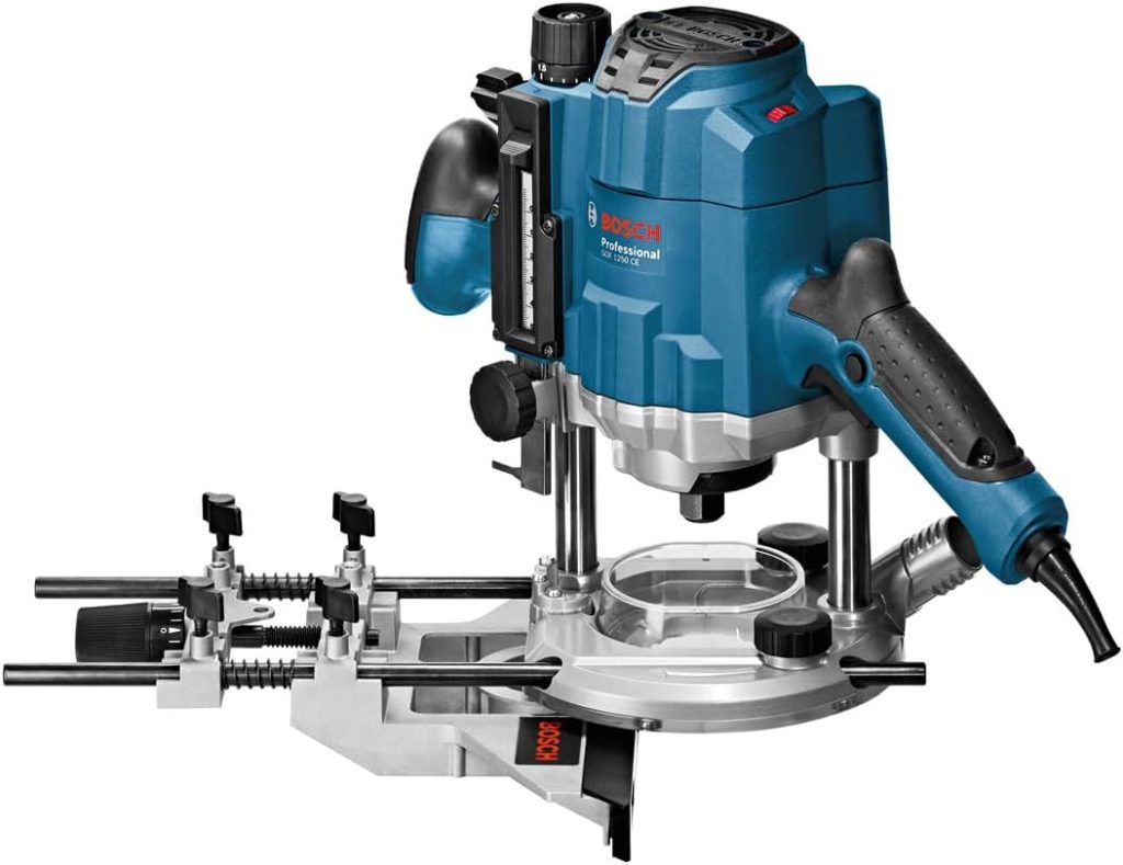 Bosch Professional Oberfräse GOF 1250 CE (1.250 Watt, Leerlaufdrehzahl 10.000-24.000 min-1, inkl. Kopierhülsenadapter, Parallelanschlag, Maulschlüssel 19 mm, Spannzange, im Karton)