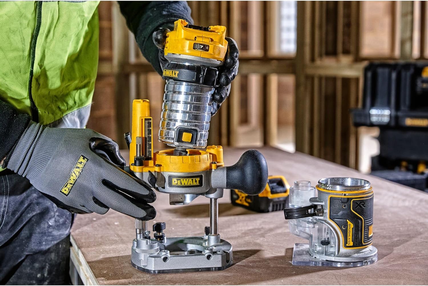 vergleich bosch gof 1250 ce vs dewalt dcw604nt